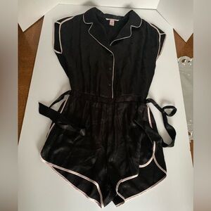 Victorias Secret Black Satin Pajama Romper Sleepwear Valentine Sexy size XS